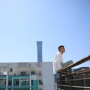 女人女人给男人女人女人带男人女人女人的男人打洞
